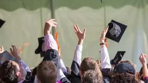 Comment financer les études supérieures de vos enfants en 2026 ?