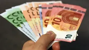 Transmettre de l’argent liquide de son vivant ? Est-ce possible ?