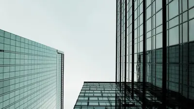 Pierre-Papier : comparer SCPI, OPCI, SIIC et SCI en 2025