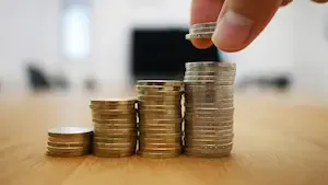 Planifier son épargne annuelle en 2025 : fiscalité, SCPI et stratégies gagnantes