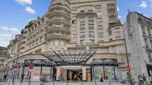 AEW Patrimoine acquiert le centre commercial Passy Plaza à Paris