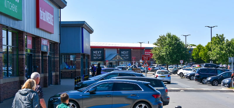 la-scpi-iroko-zen-acquiert-un-retail-park-a-wakefield