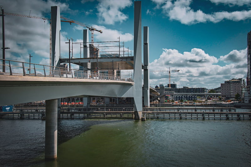 la-scpi-aew-diversification-allemagne-renforce-sa-presence-a-hambourg