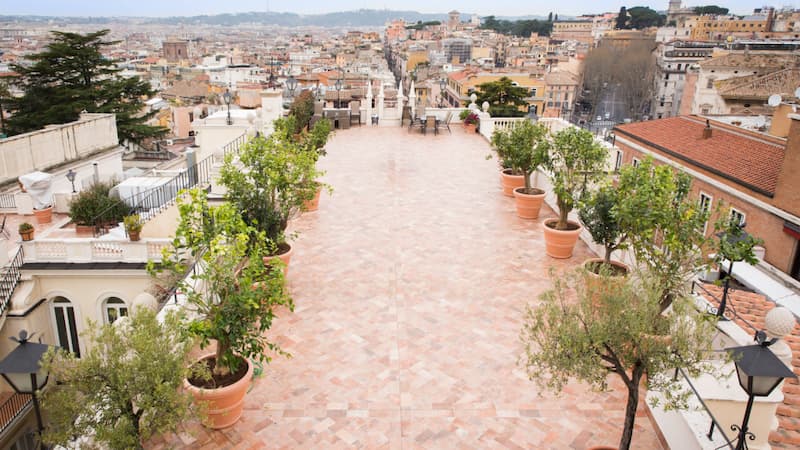 image Acquisition emblématique à Rome par Mapfre et Swiss Life