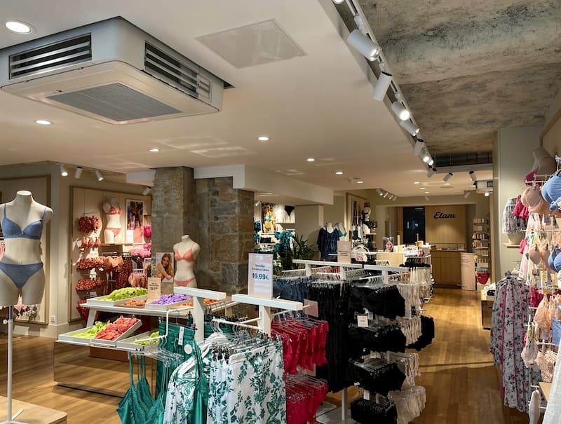 etam-lingerie-acquisition-coeur-de-ville