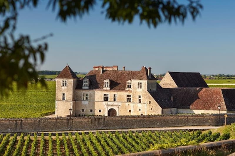 atland-soutient-la-restauration-du-chateau-du-clos-de-vougeot